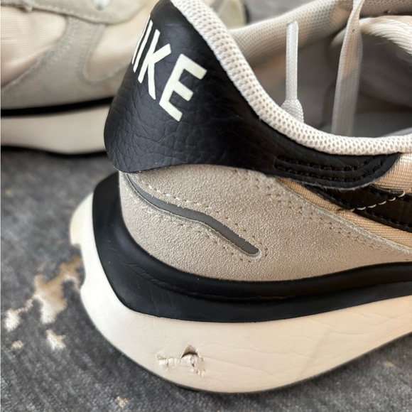 Nike Women’s Phoenix Waffle Sneaker
Size 8.5
Preloved - Picture 4 of 6